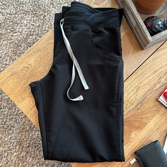 FIGS scrub SET - Picture 3 of 4